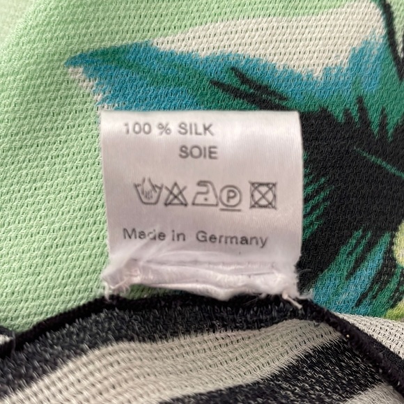 Maryan Mehlhorn textured silk scarf or swimsuit cover up, ECU - Picture 8 of 10